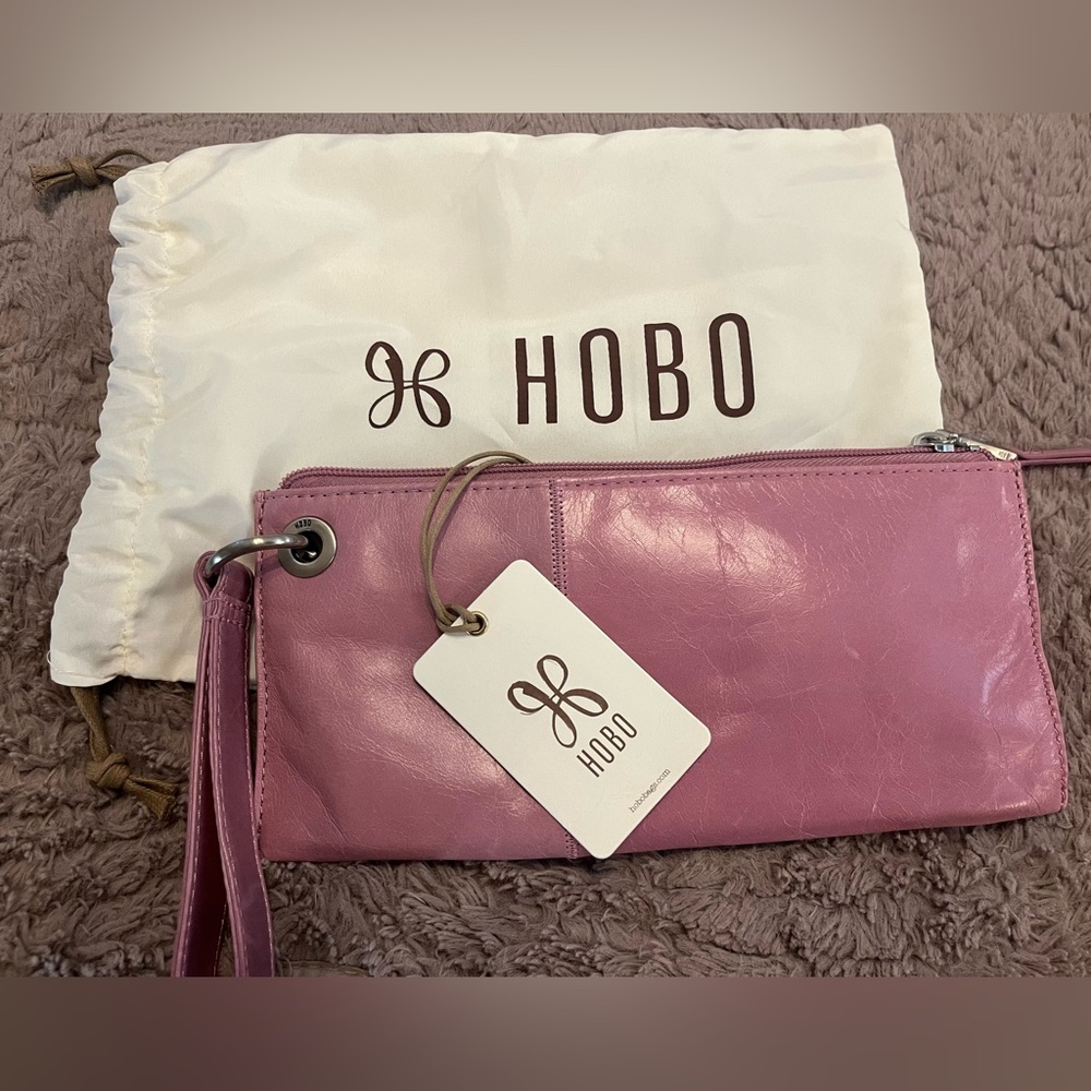 NWT lilac rose HOBO Vida wristlet with dust bag.